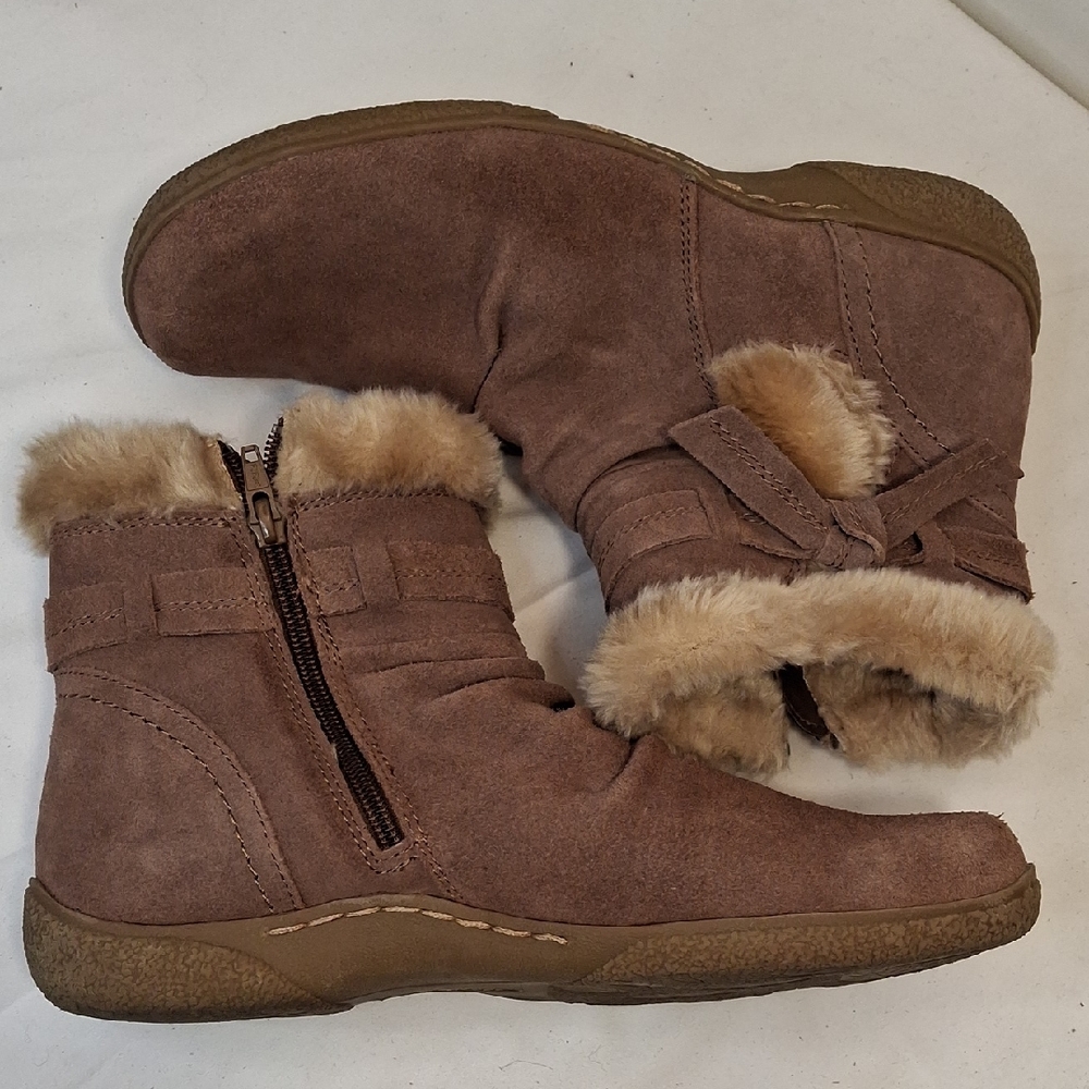 BareTraps Tan Suede, Fur-Lined Winter Boots. Casual Slauch Feel.Very Comfortable